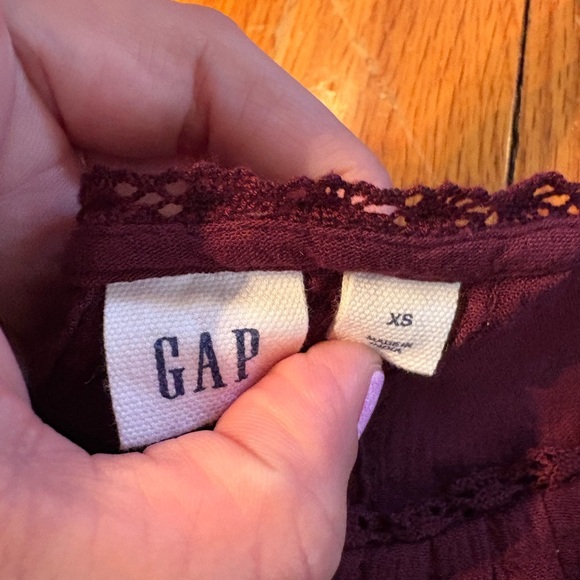 GAP Plum Pintuck Lace Detail Blouse - Picture 2 of 6